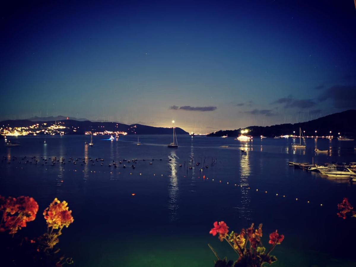 B&B La Palafitta ปอร์โตเวเนเร ภายนอก รูปภาพ