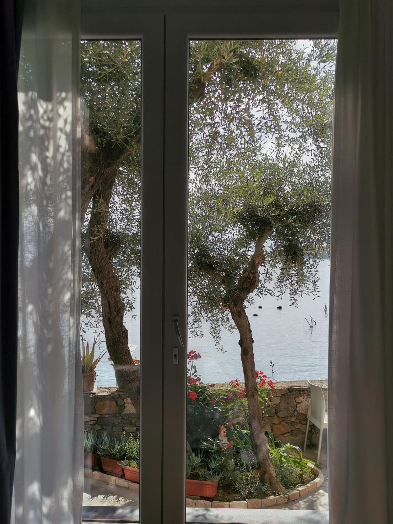 B&B La Palafitta ปอร์โตเวเนเร ภายนอก รูปภาพ