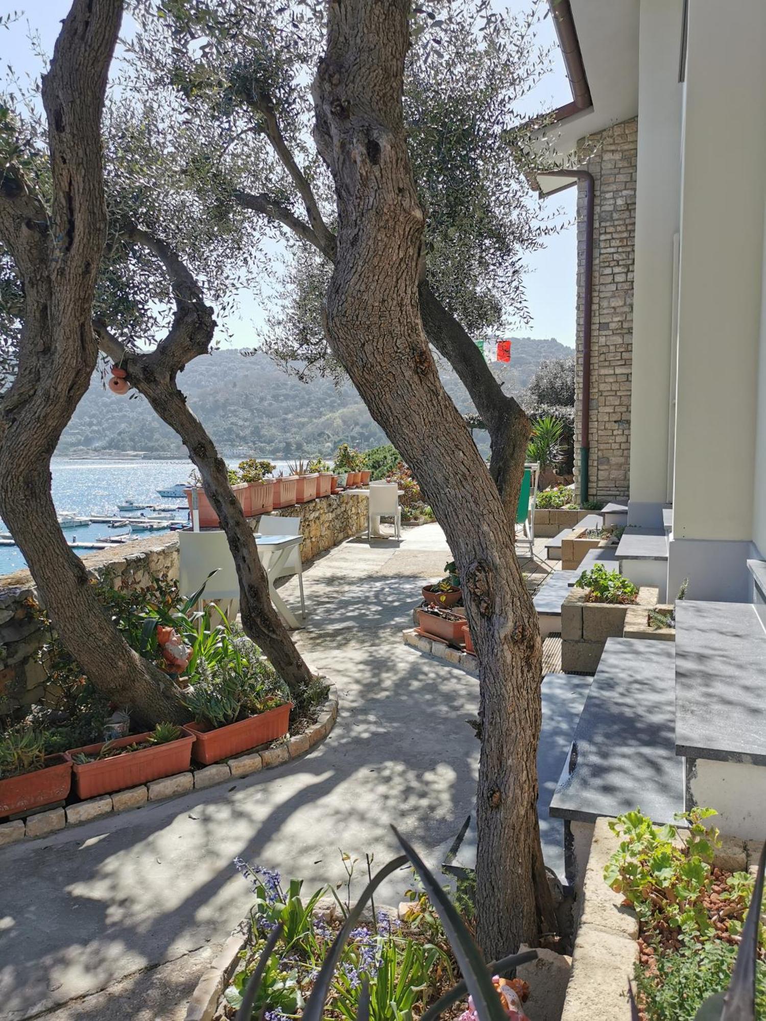 B&B La Palafitta ปอร์โตเวเนเร ภายนอก รูปภาพ